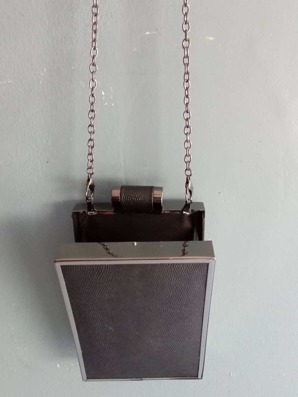 Brown Faux Lizard Hard Shell Box Clutch Gunmetal Chain Strap Evening Bag